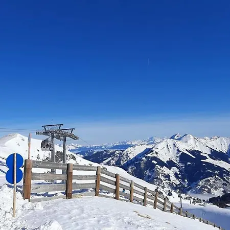 Kerstin 10 アパート ラウリス