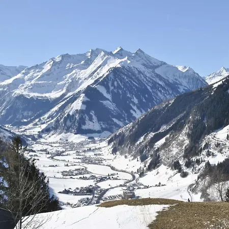 Kerstin 10 アパート ラウリス