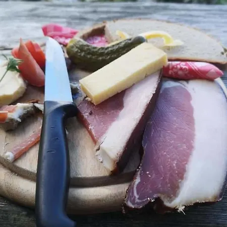 Kerstin 10 アパート ラウリス